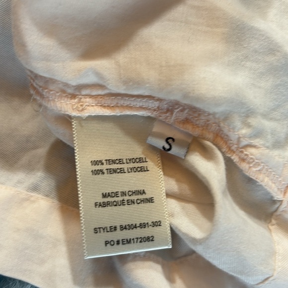 Bella Dahl Smocked Yoke Blouse Light Pink sz S - Picture 9 of 10